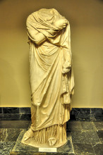 Standing woman statue from the Roman period (150-170 CE)